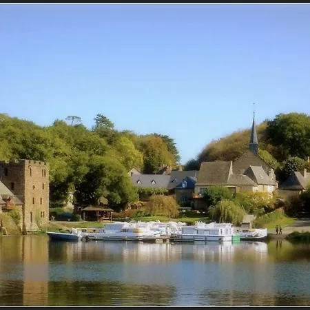 Mara Riviere D'etape Sur La Velo Francette * La Jaille-Yvon
