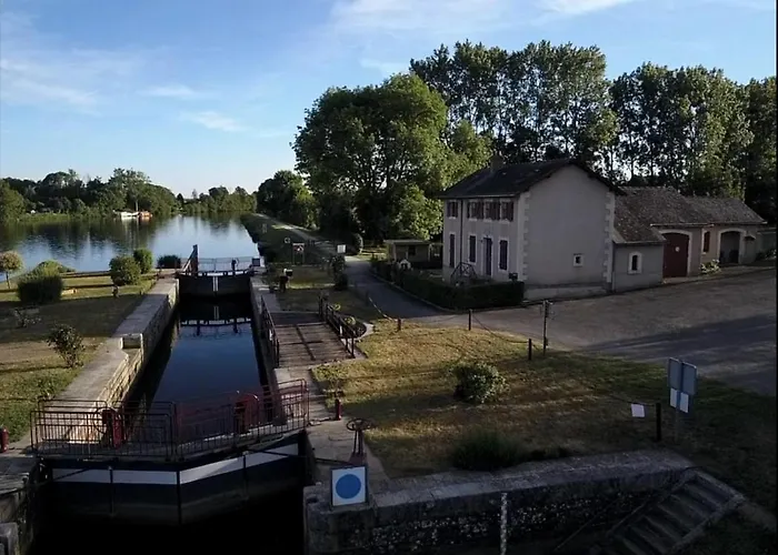 Auberge de jeunesse Mara Riviere D'étape Sur La Vélo Francette *
