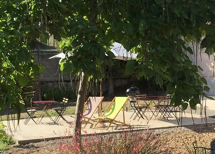 Mara Riviere D'étape Sur La Vélo Francette