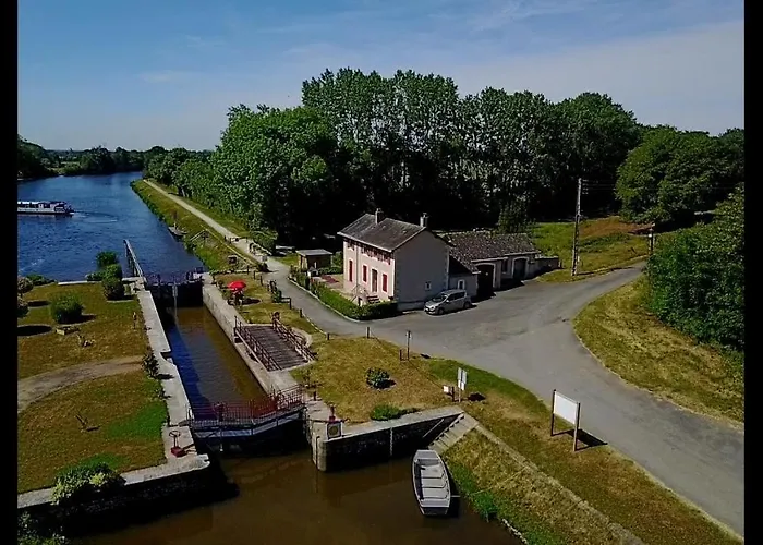 Auberge de jeunesse Mara Riviere D'étape Sur La Vélo Francette *